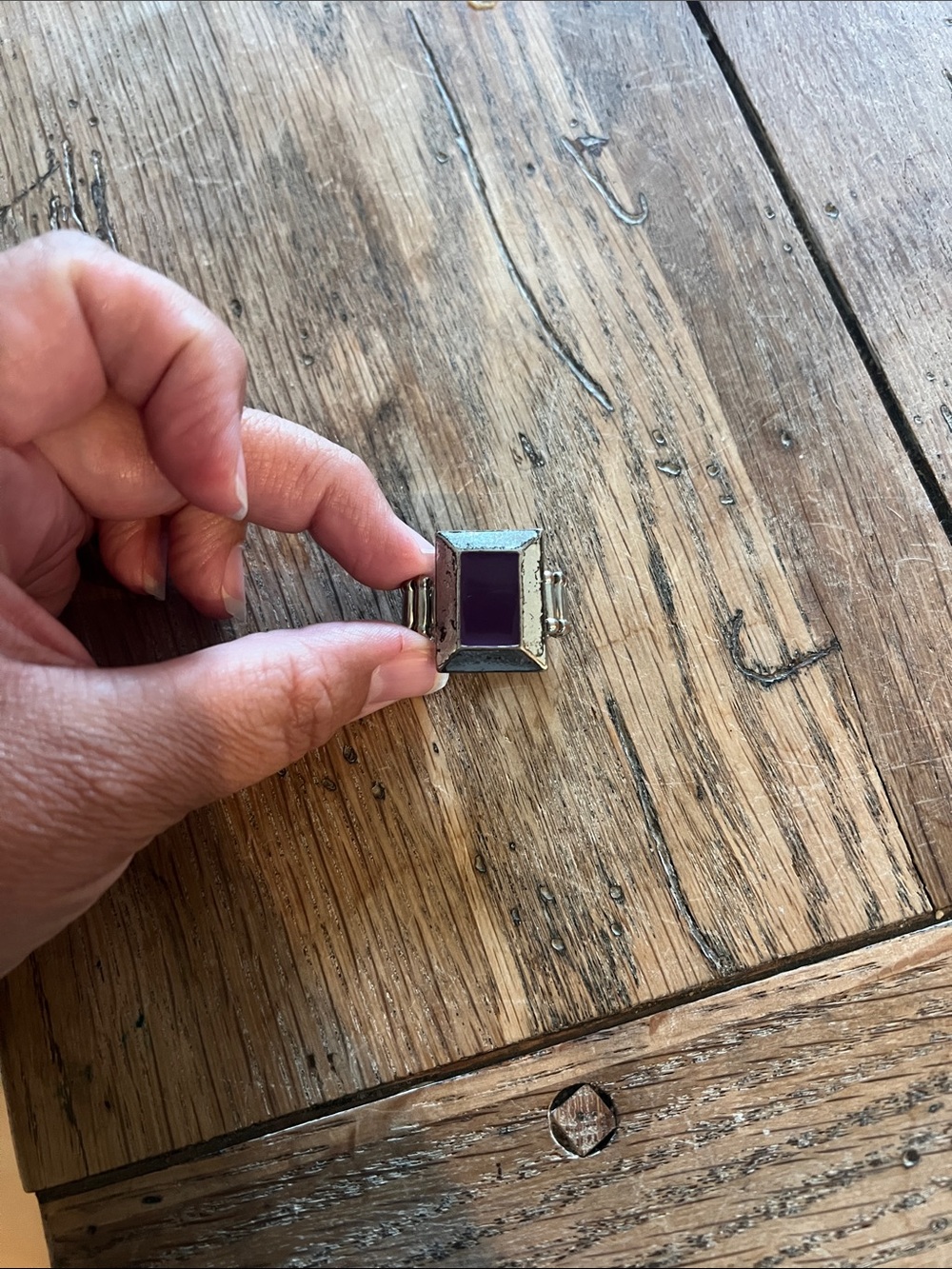 Silver Stretch Band Ring with Purple vVintage Square Face